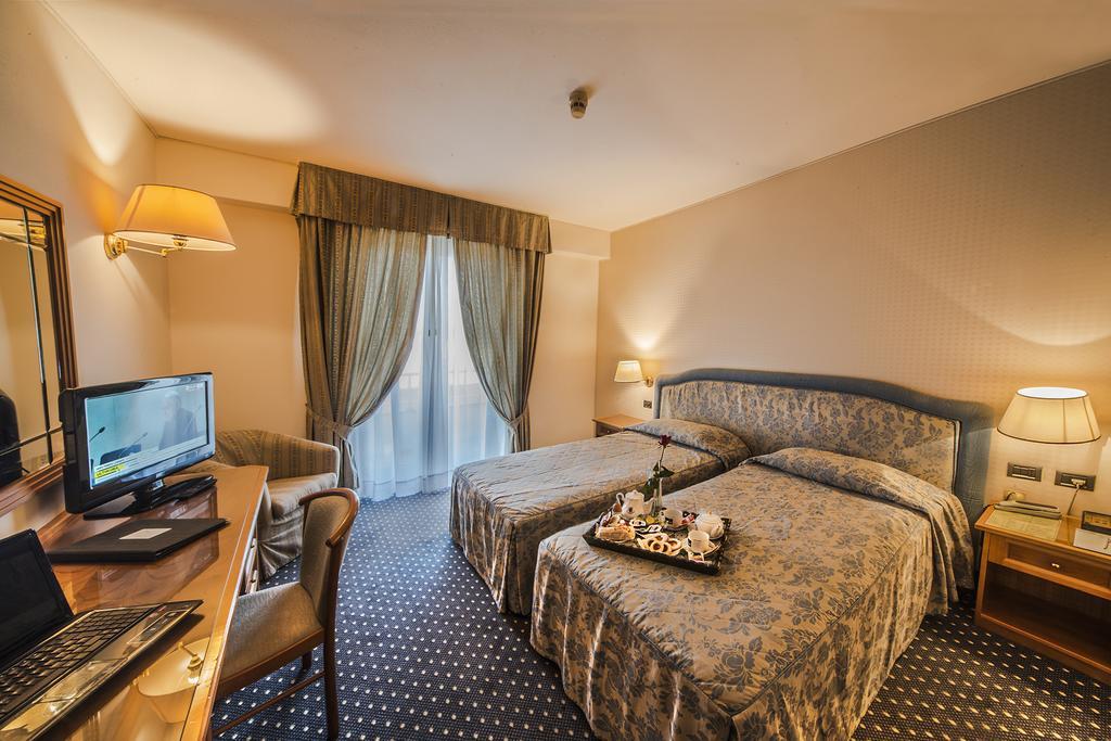 Hotel Valdarno Montevarchi Exteriör bild